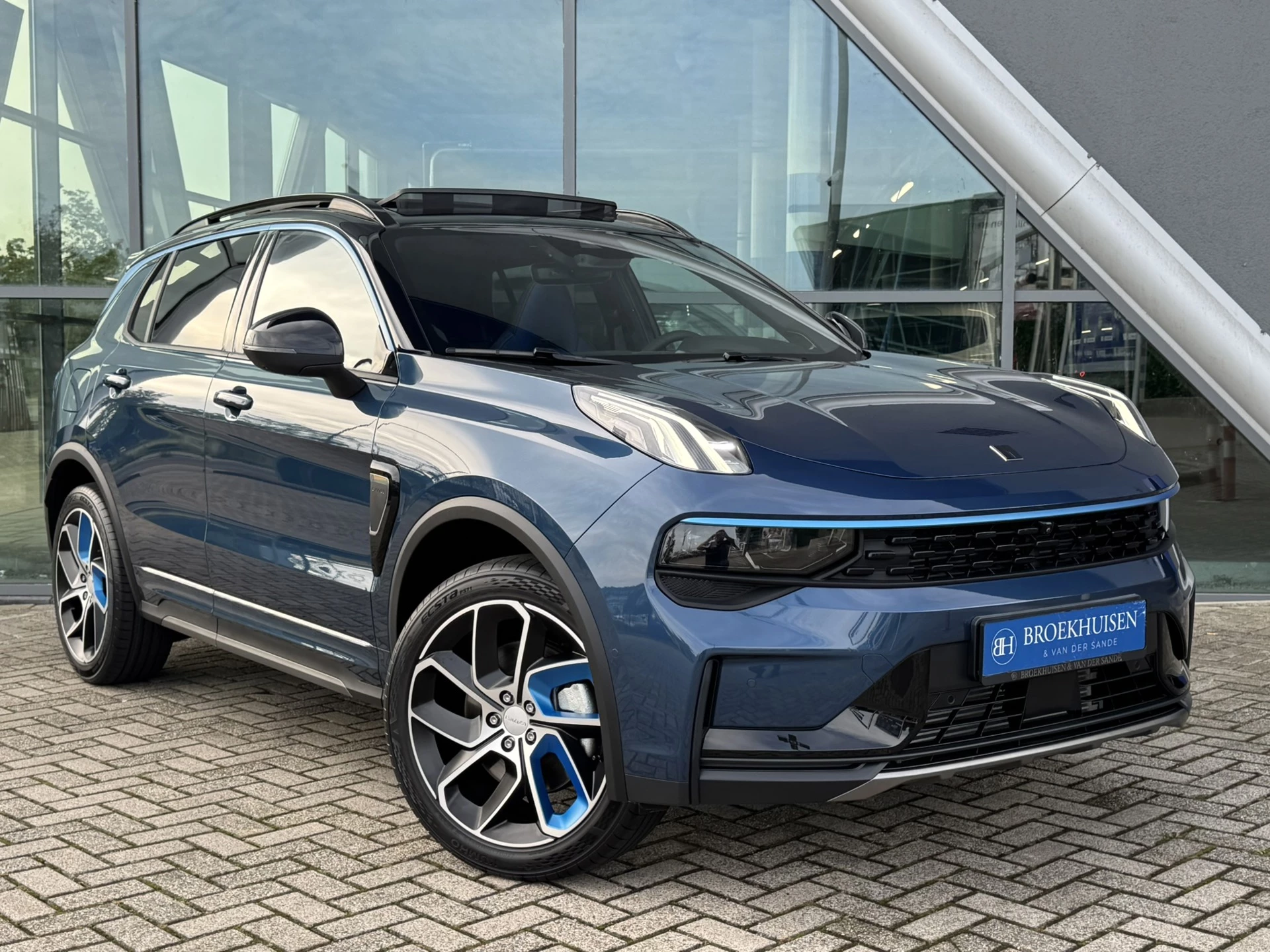 Hoofdafbeelding Lynk & Co 01