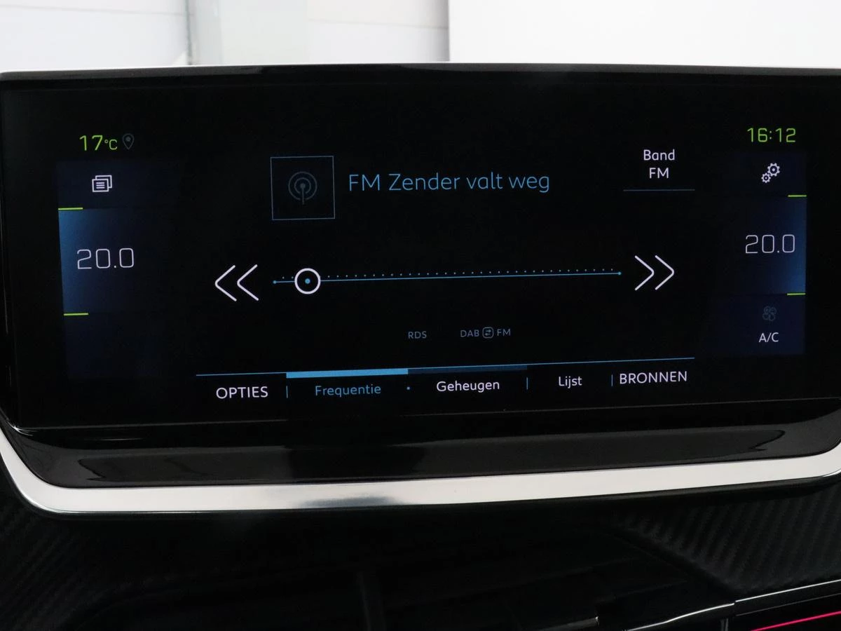 Hoofdafbeelding Peugeot e-2008