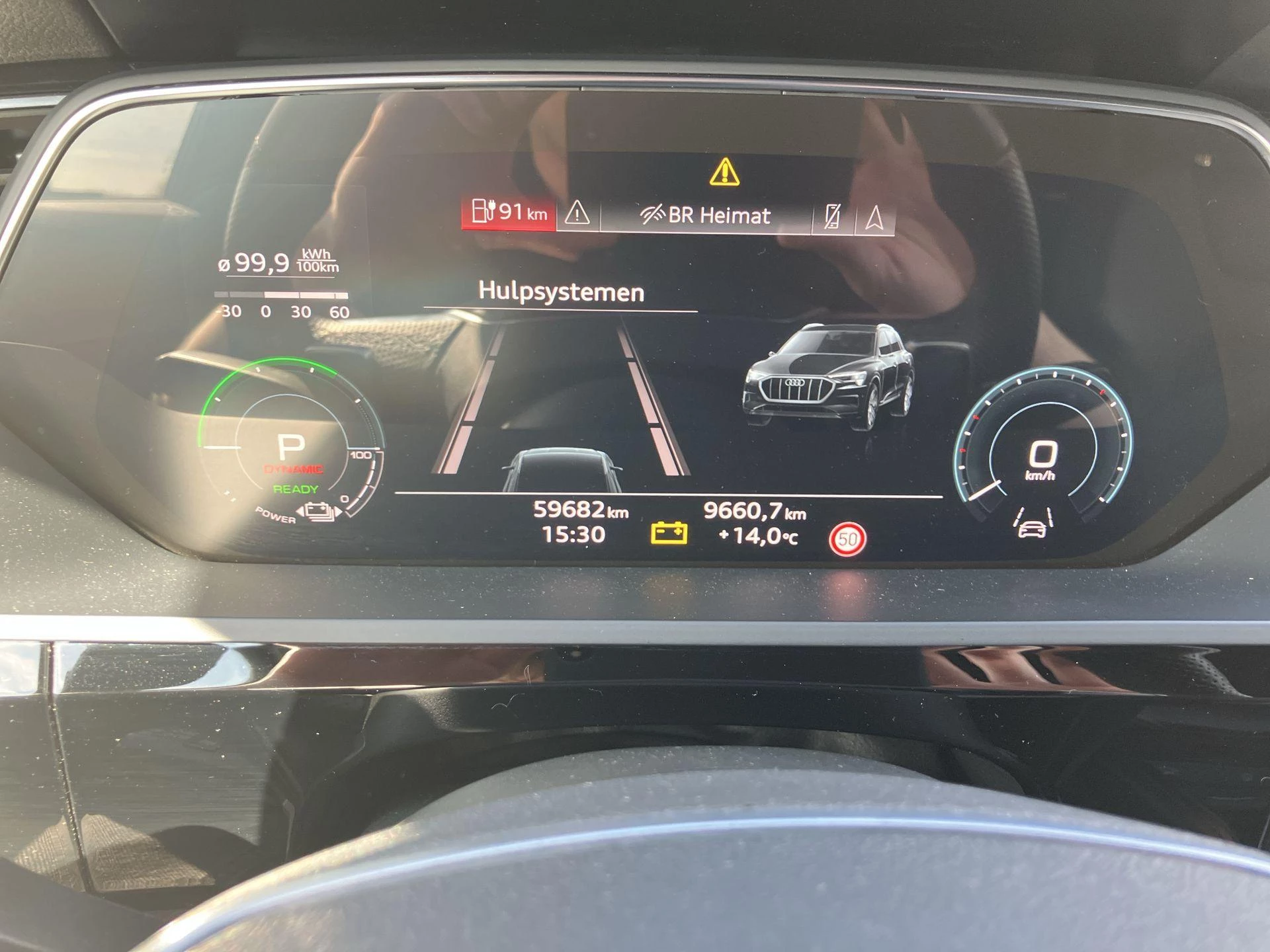 Hoofdafbeelding Audi e-tron