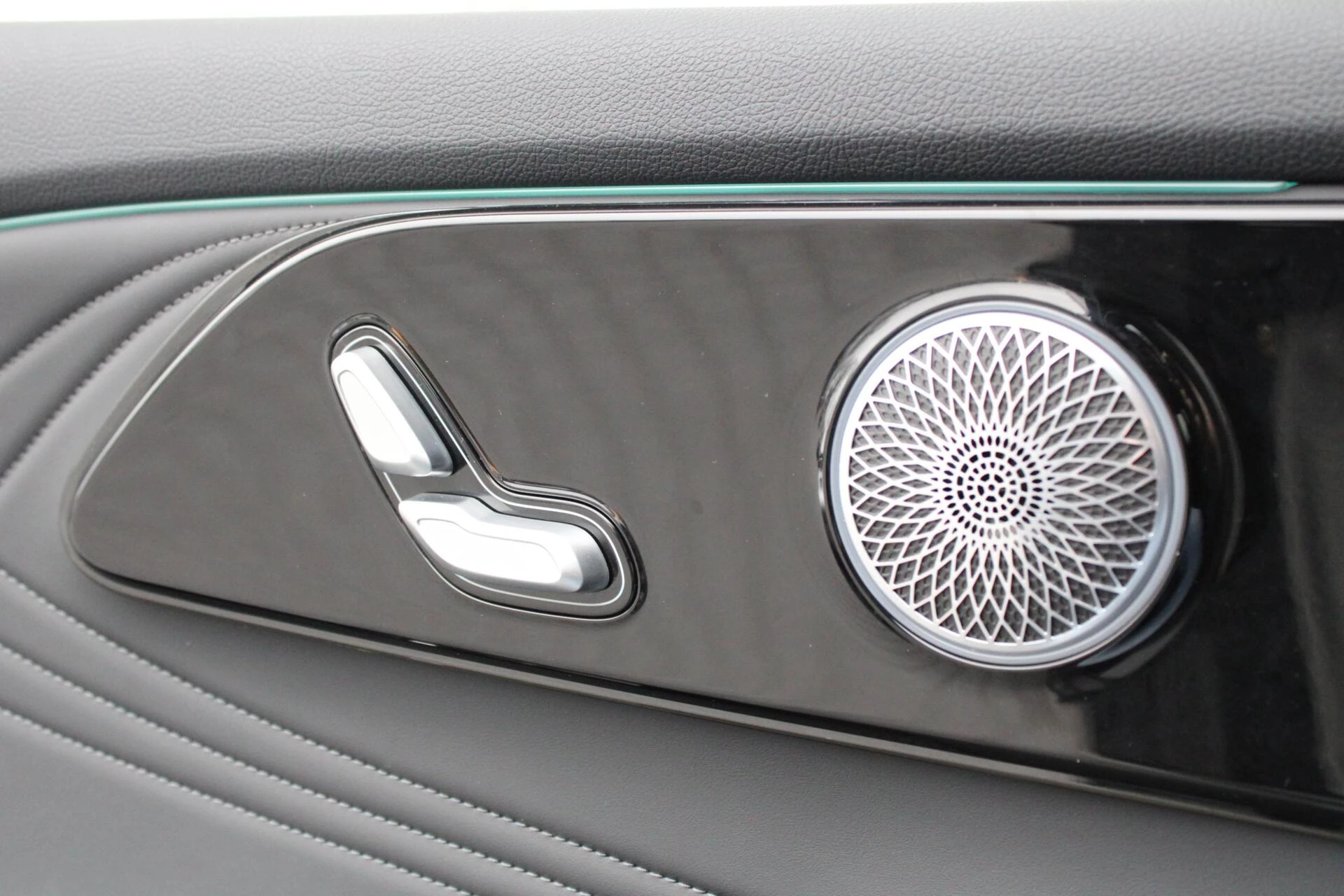 Hoofdafbeelding Omoda 9 SHS