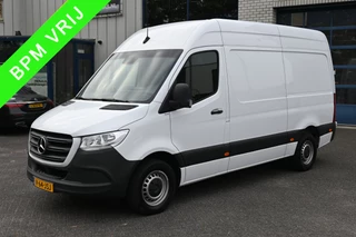 Hoofdafbeelding Mercedes-Benz Sprinter Mercedes-Benz Sprinter 317 CDI L2H2 3500kg Trekhaak, MBUX met camera, Comfort stoel