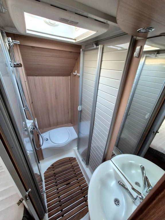 Hoofdafbeelding Bürstner Aviano I684 Zeer Complete Camper