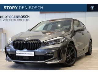 BMW 1 Serie 118i Executive M Sport Automaat / Panoramadak / M Sportstoelen / Adaptieve LED / Live Cockpit Professional / M Sportonderstel / Extra getint glas achter