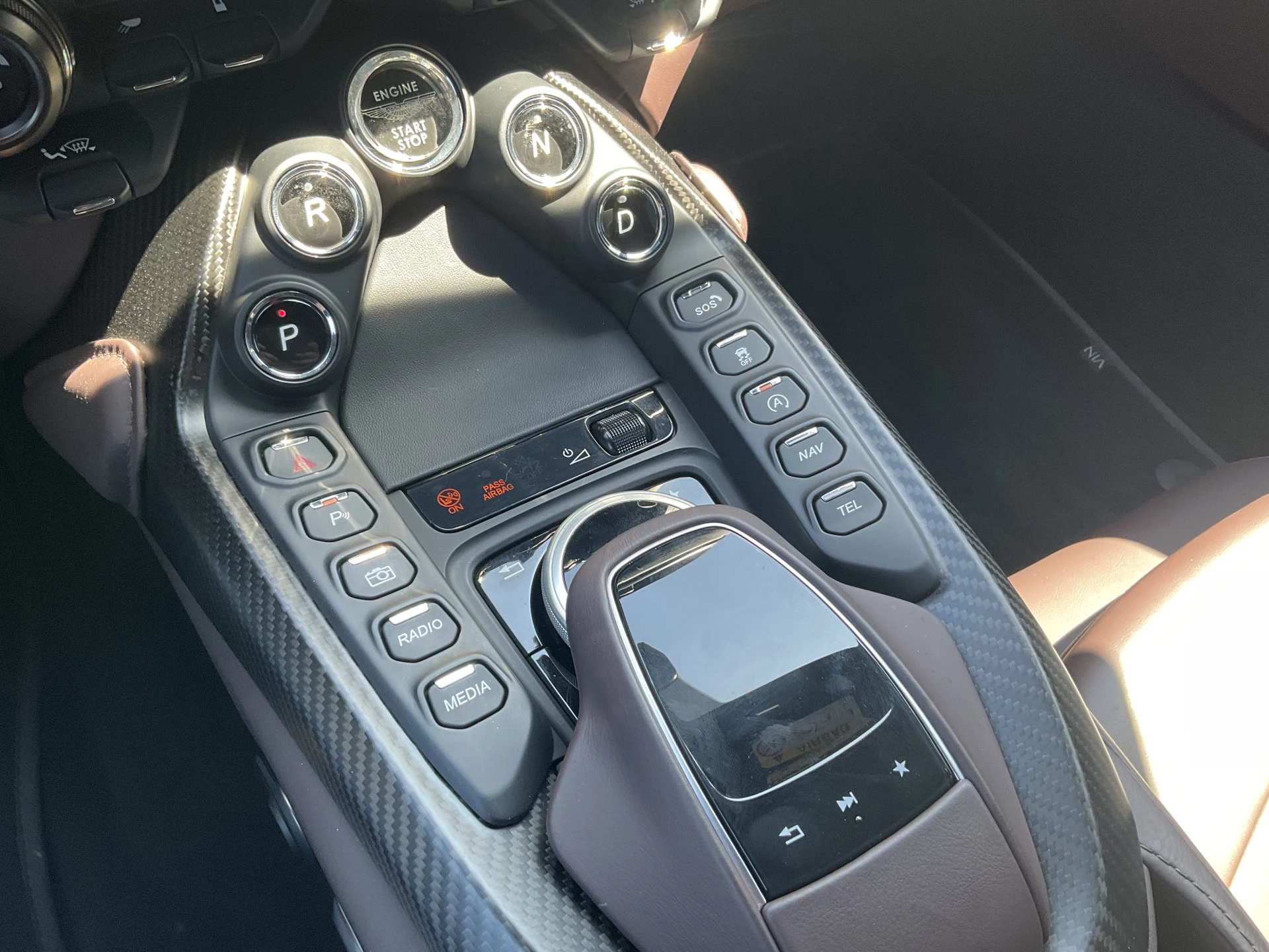 Hoofdafbeelding Aston Martin V8 Vantage