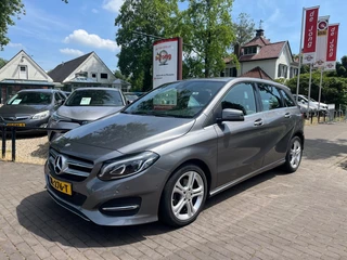 Mercedes-Benz B-Klasse 180 AMBITION AUTOMAAT / NAVI / CRUISE CTR. / STOELVERW. / LED / PDC / AIRCO / HALF LEDER / 17'' LM-VELGEN