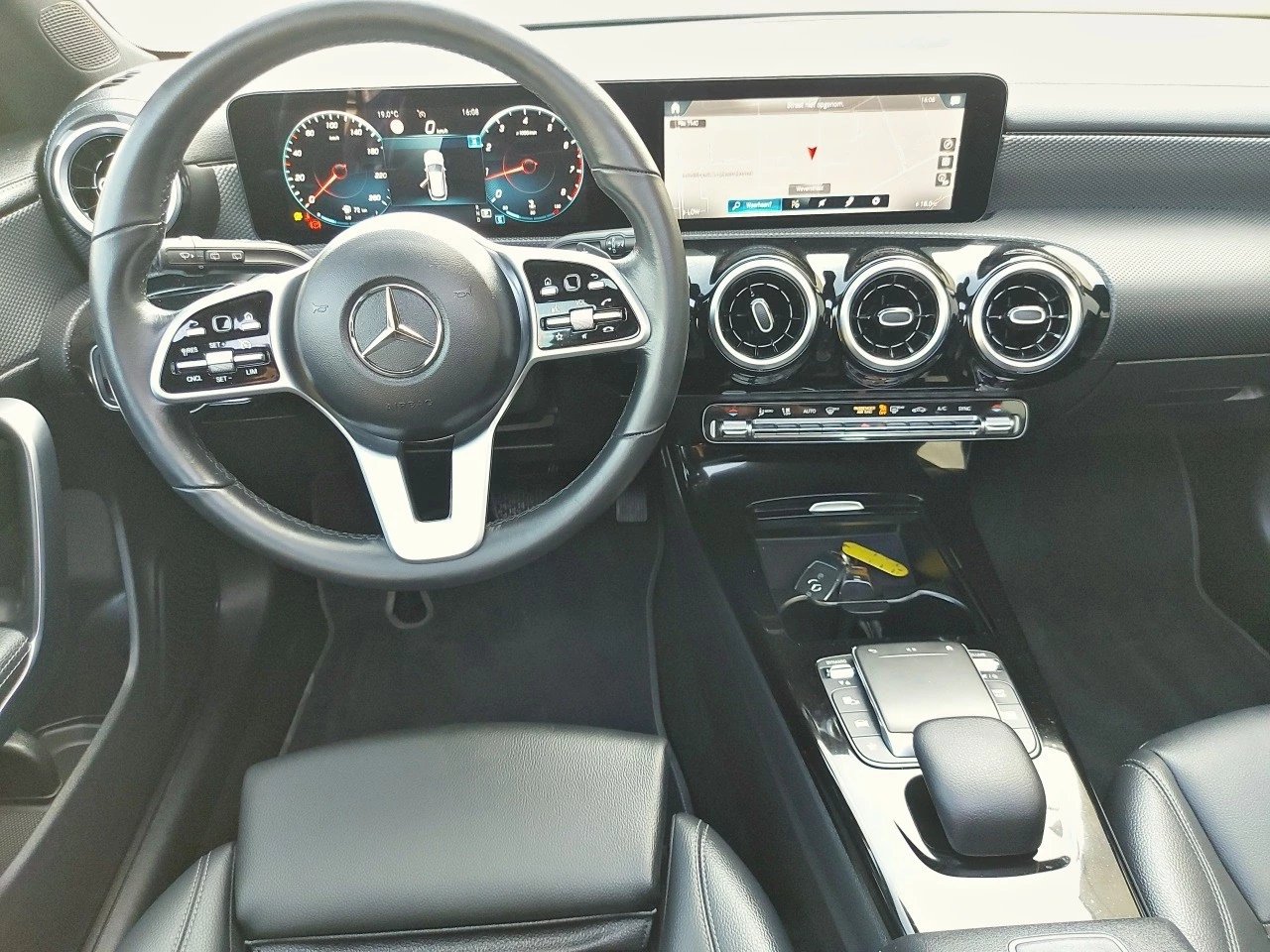 Hoofdafbeelding Mercedes-Benz CLA