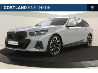 BMW i5 Touring eDrive40 High Executive M Sport / Panoramadak / Trekhaak / Stoelventilatie / Adaptieve LED / Harman Kardon / Live Cockpit Professional / Parking Assistant Professional