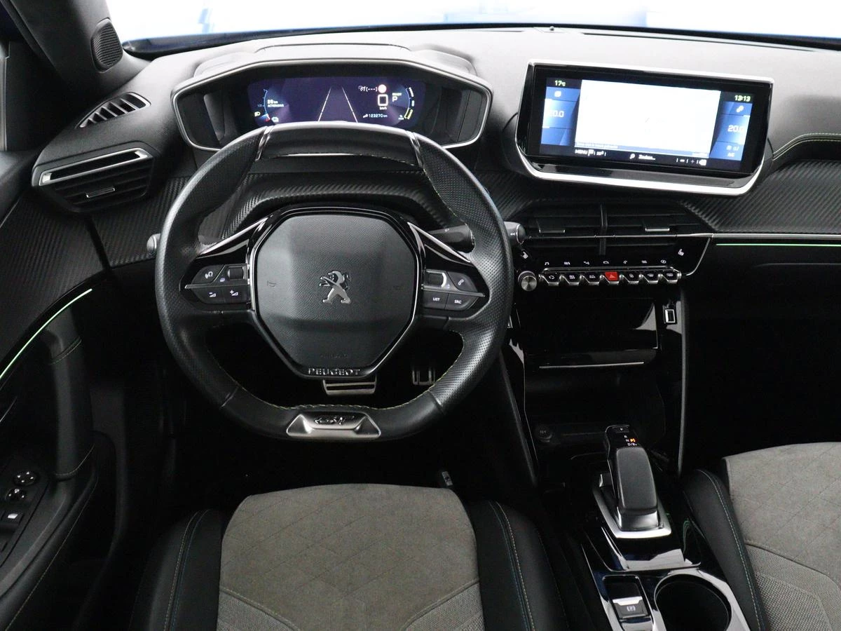 Hoofdafbeelding Peugeot e-2008