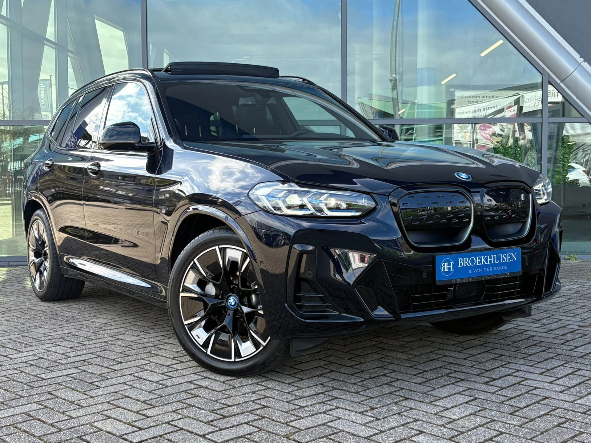 Hoofdafbeelding BMW iX3
