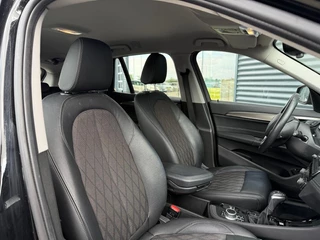BMW X1 xDrive25e xLine PLug in Hybrid 220 pk | PHEV | Navi Pro | DAB | 18"L.M | LED Koplampen | Stoelverwarming | Sfeerverlichting |