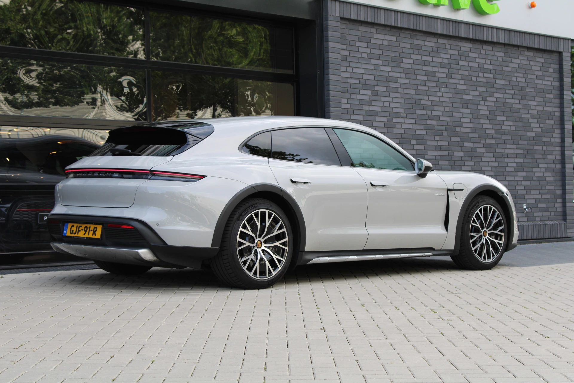 Hoofdafbeelding Porsche Taycan