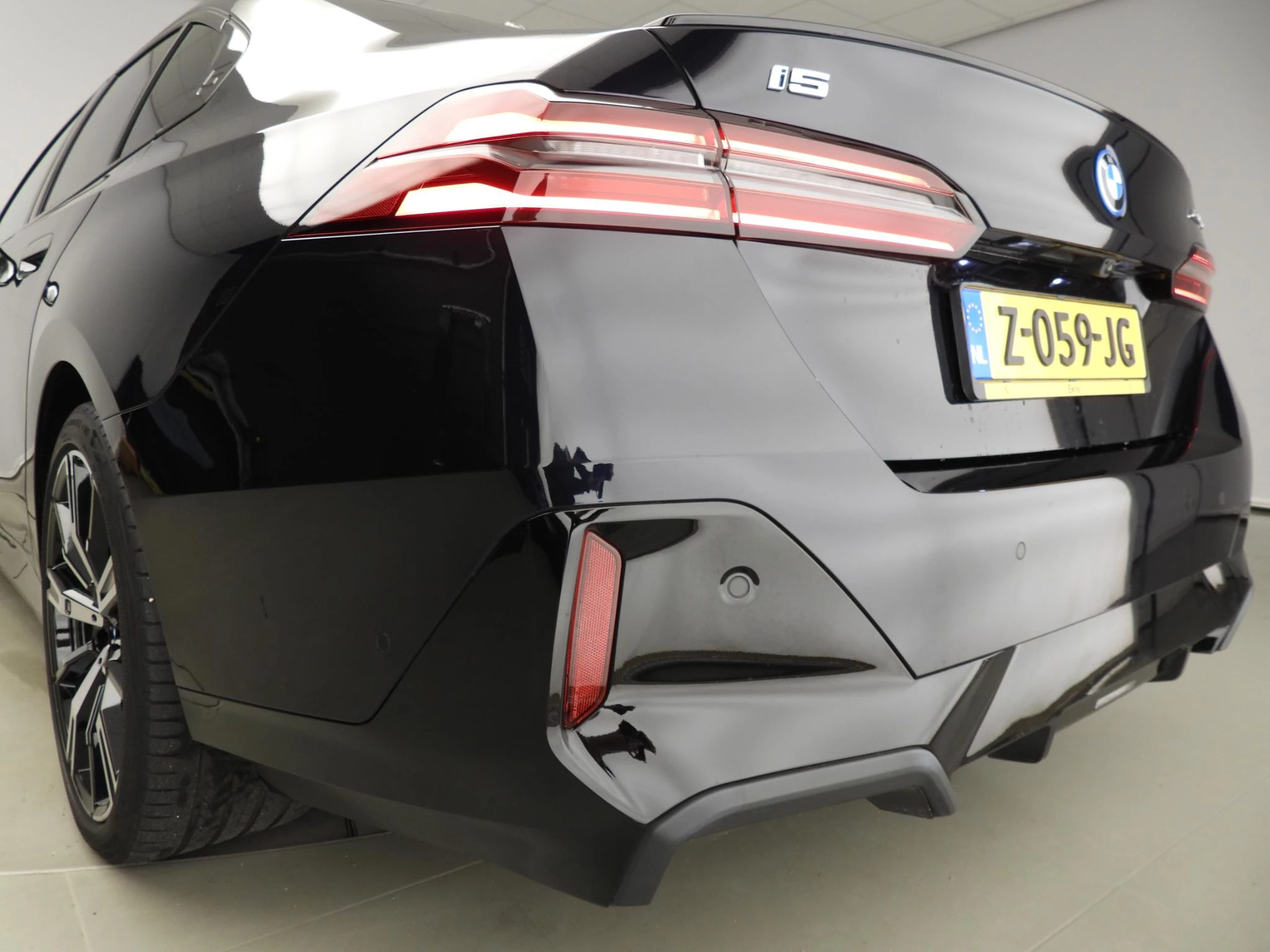 Hoofdafbeelding BMW i5