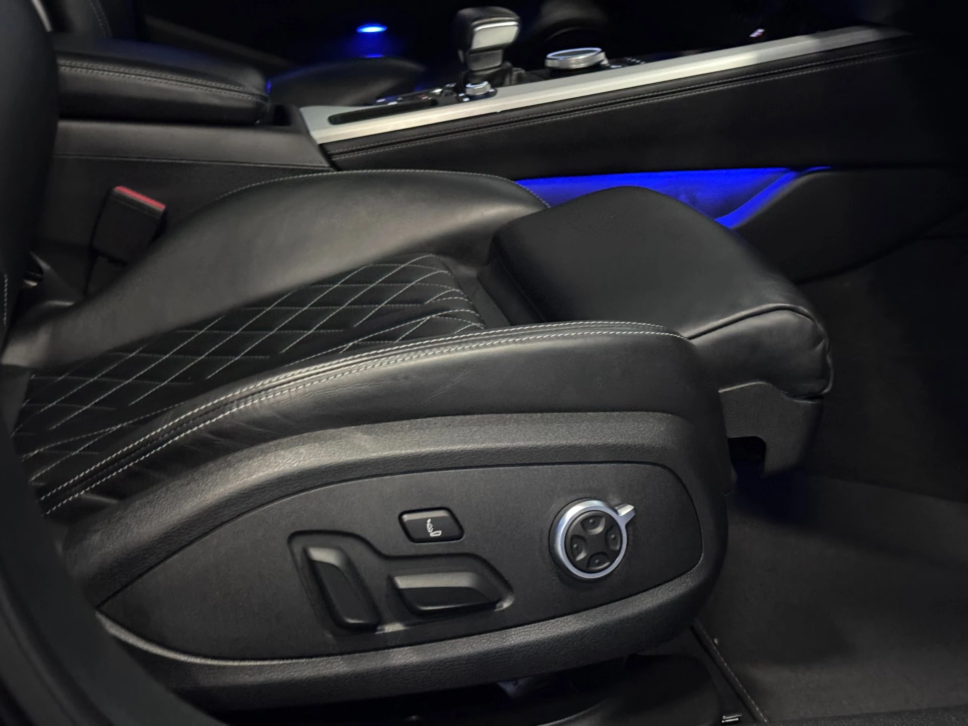 Hoofdafbeelding Audi S4