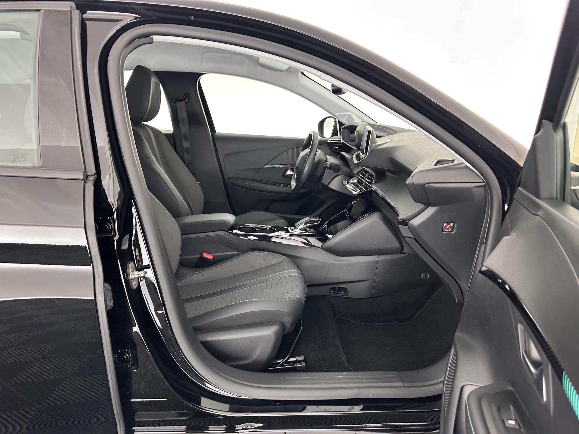 Hoofdafbeelding Peugeot e-208