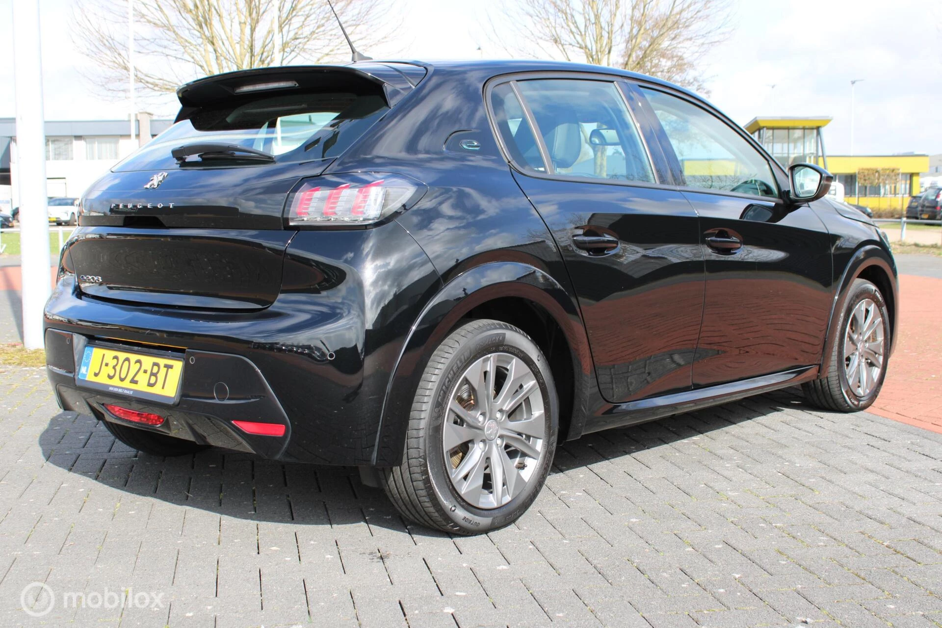 Hoofdafbeelding Peugeot e-208