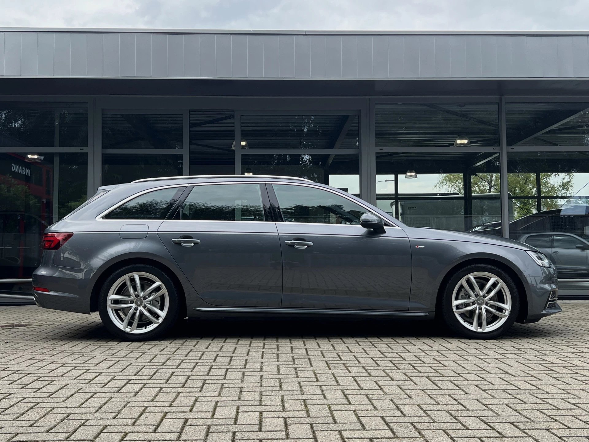 Hoofdafbeelding Audi A4