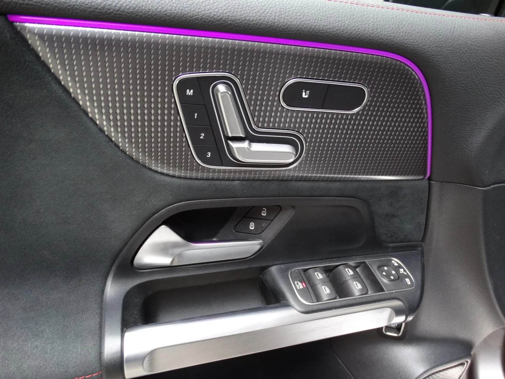 Hoofdafbeelding Mercedes-Benz EQB