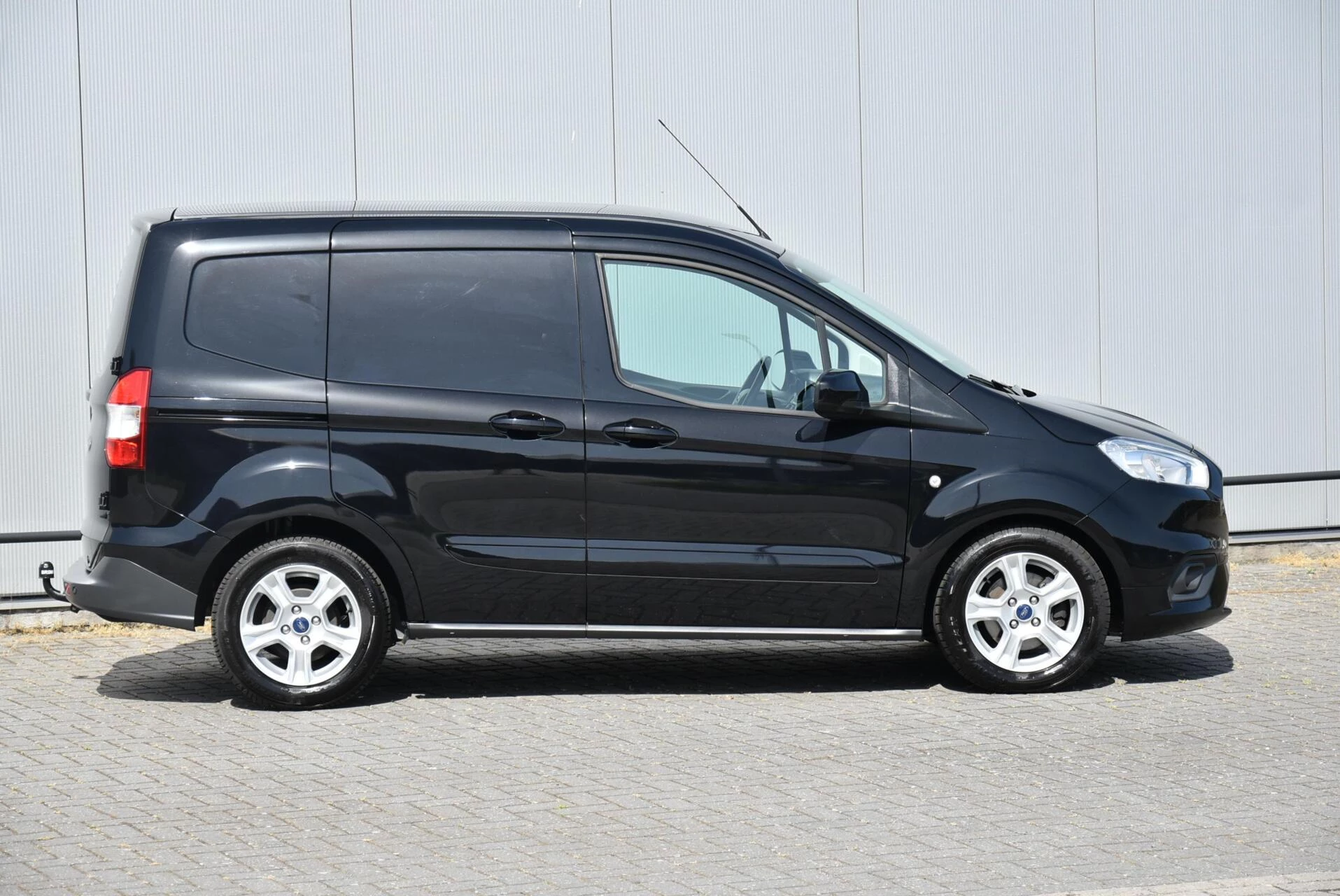 Hoofdafbeelding Ford Transit Courier