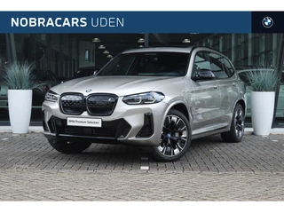 BMW iX3 High Executive / Trekhaak / Sportstoelen / Adaptieve LED / M Adaptief onderstel / Comfort Access / Parking Assistant Plus / Gesture Control