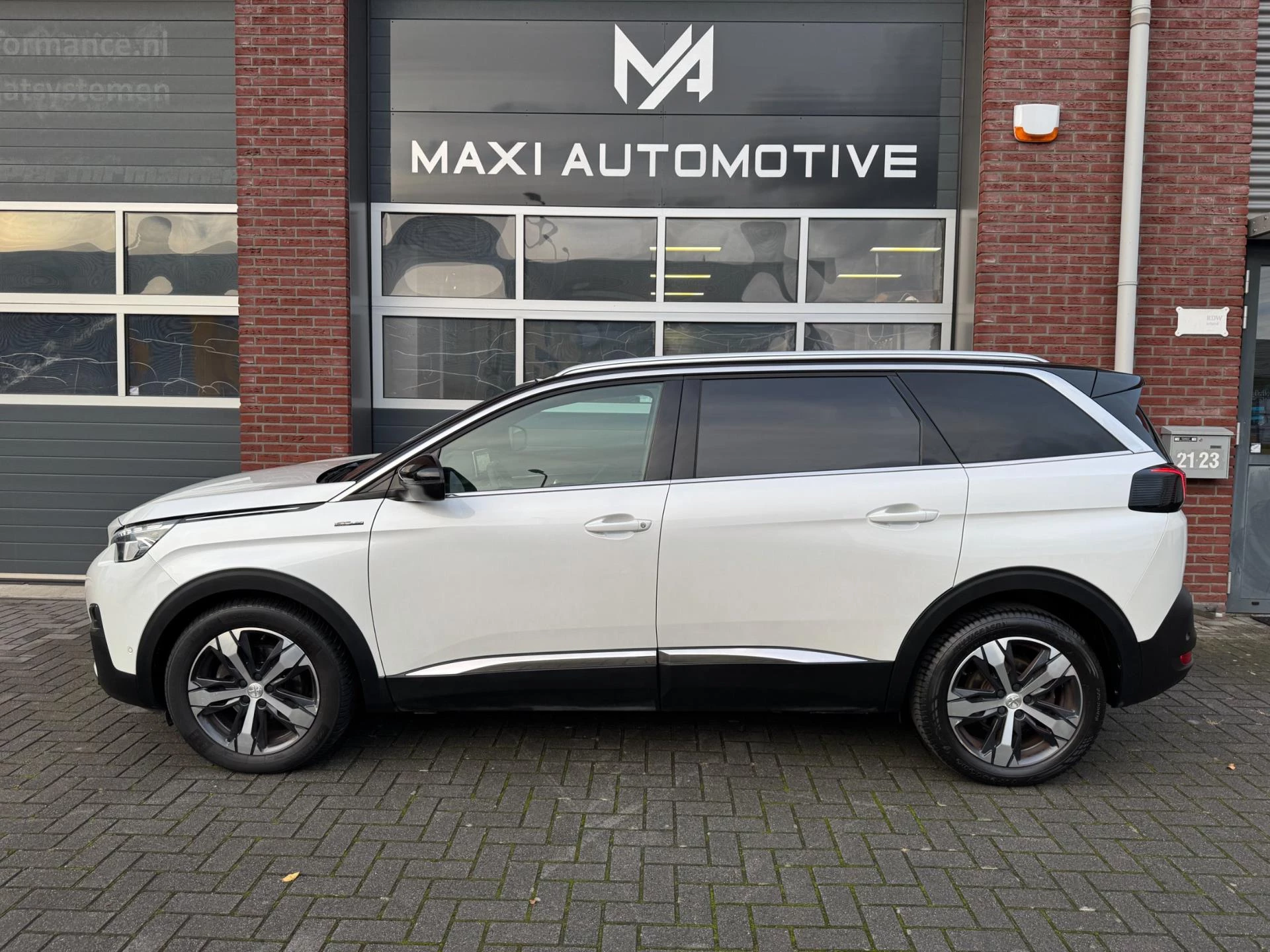 Hoofdafbeelding Peugeot 5008