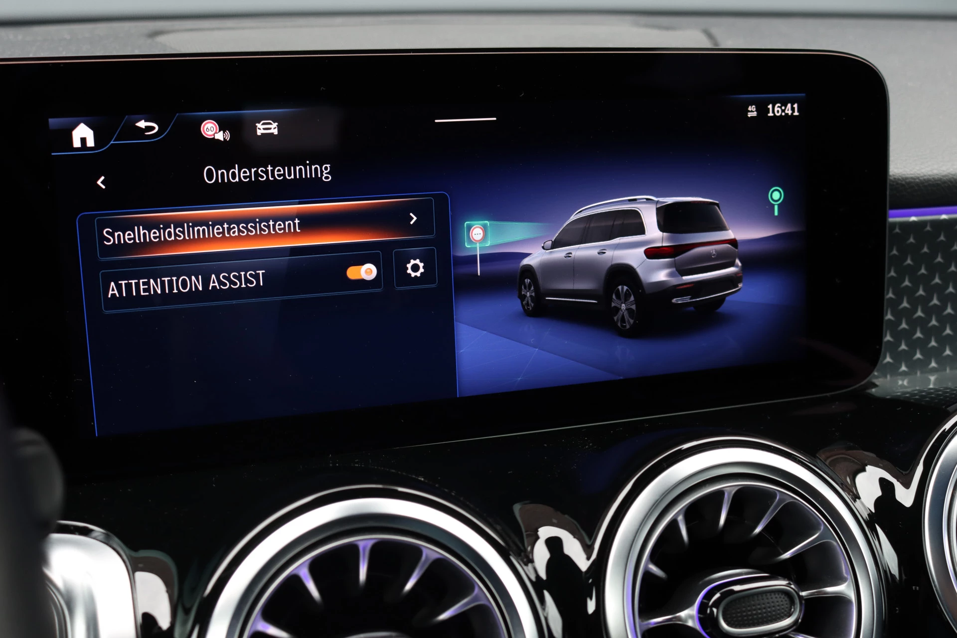 Hoofdafbeelding Mercedes-Benz EQB
