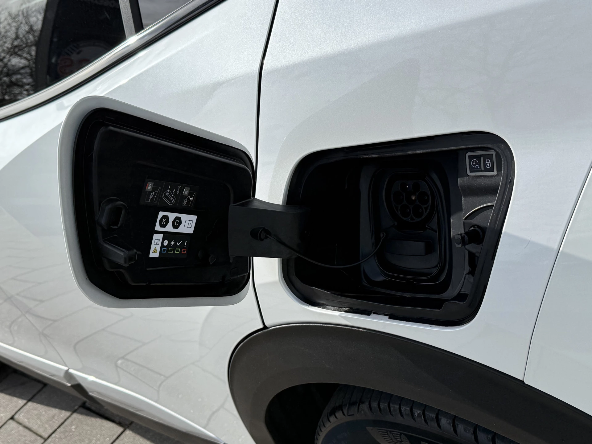 Hoofdafbeelding Peugeot e-2008