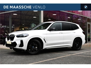 BMW iX3 Executive / Trekhaak / Panoramadak / Sportstoelen / Achteruitrijcamera / Adaptieve LED / Live Cockpit Professional / Adaptief onderstel
