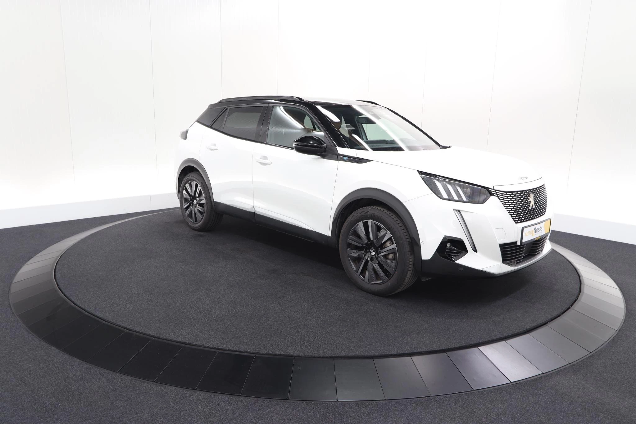 Hoofdafbeelding Peugeot e-2008