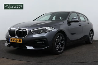 BMW 1-serie 118i Business Edition Automaat (NAVIGATIE, CARPLAY, SPORTSTOELEN, LED, 1e EIGENAAR, DEALER ONDERHOUDEN)