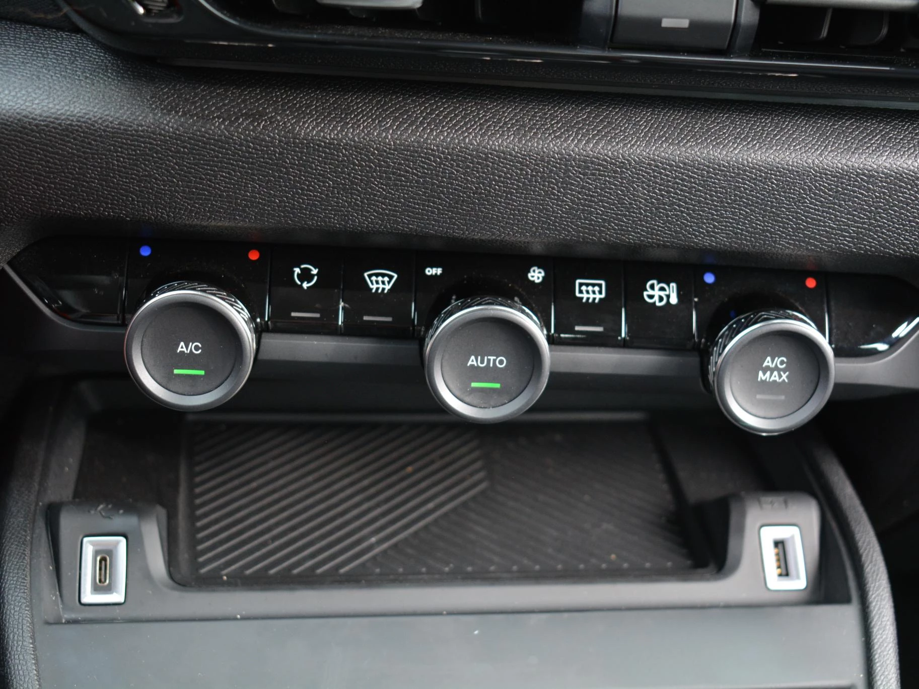 Hoofdafbeelding Citroën ë-C4