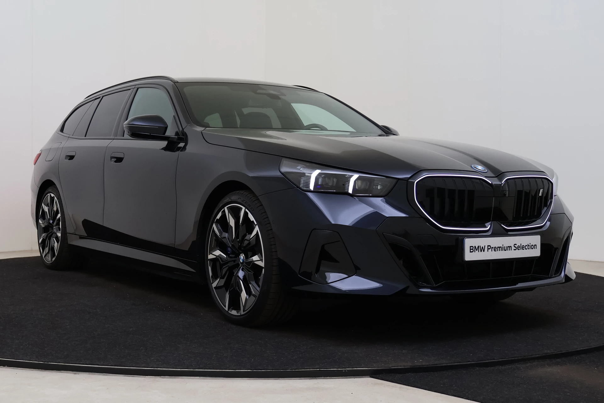 Hoofdafbeelding BMW i5