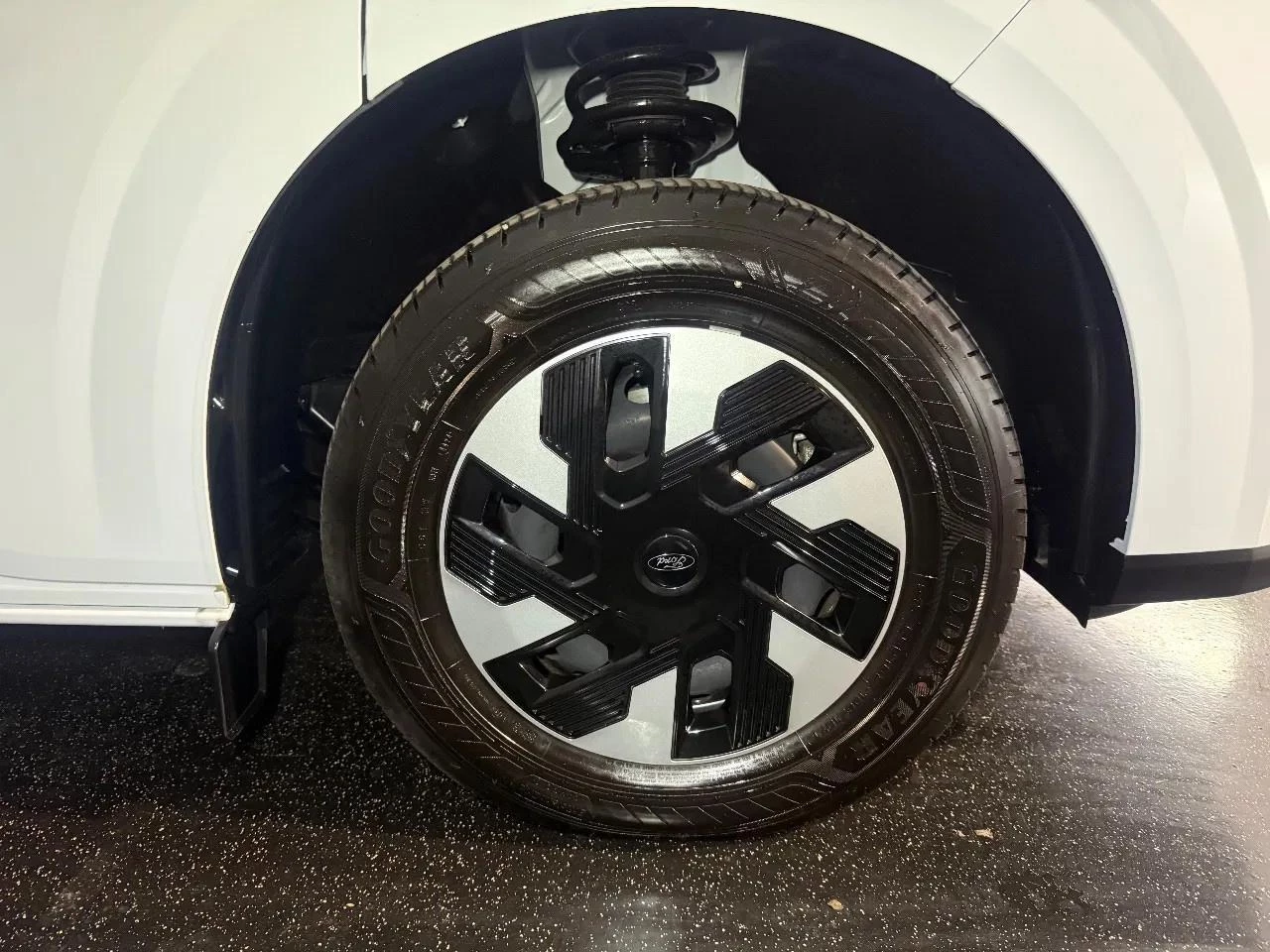 Hoofdafbeelding Ford E-Transit Custom