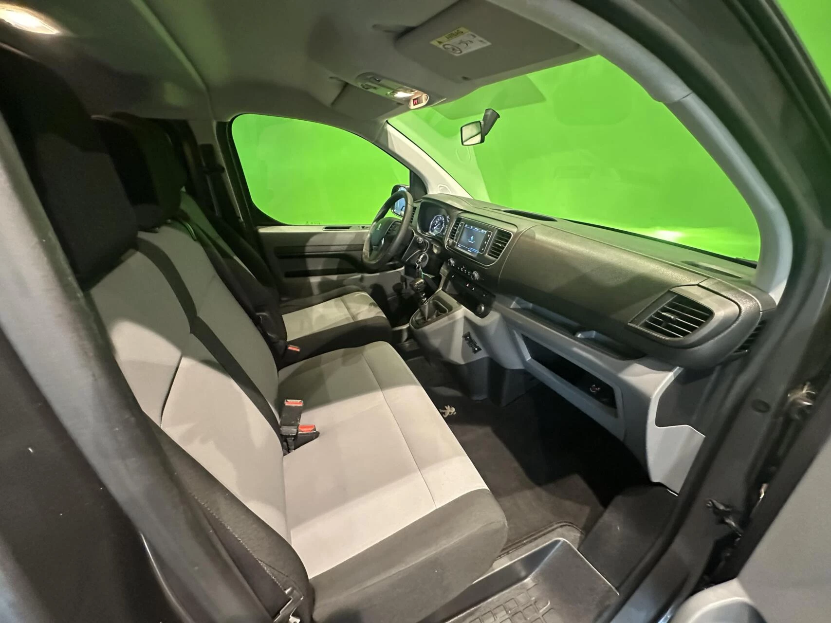 Hoofdafbeelding Peugeot Traveller