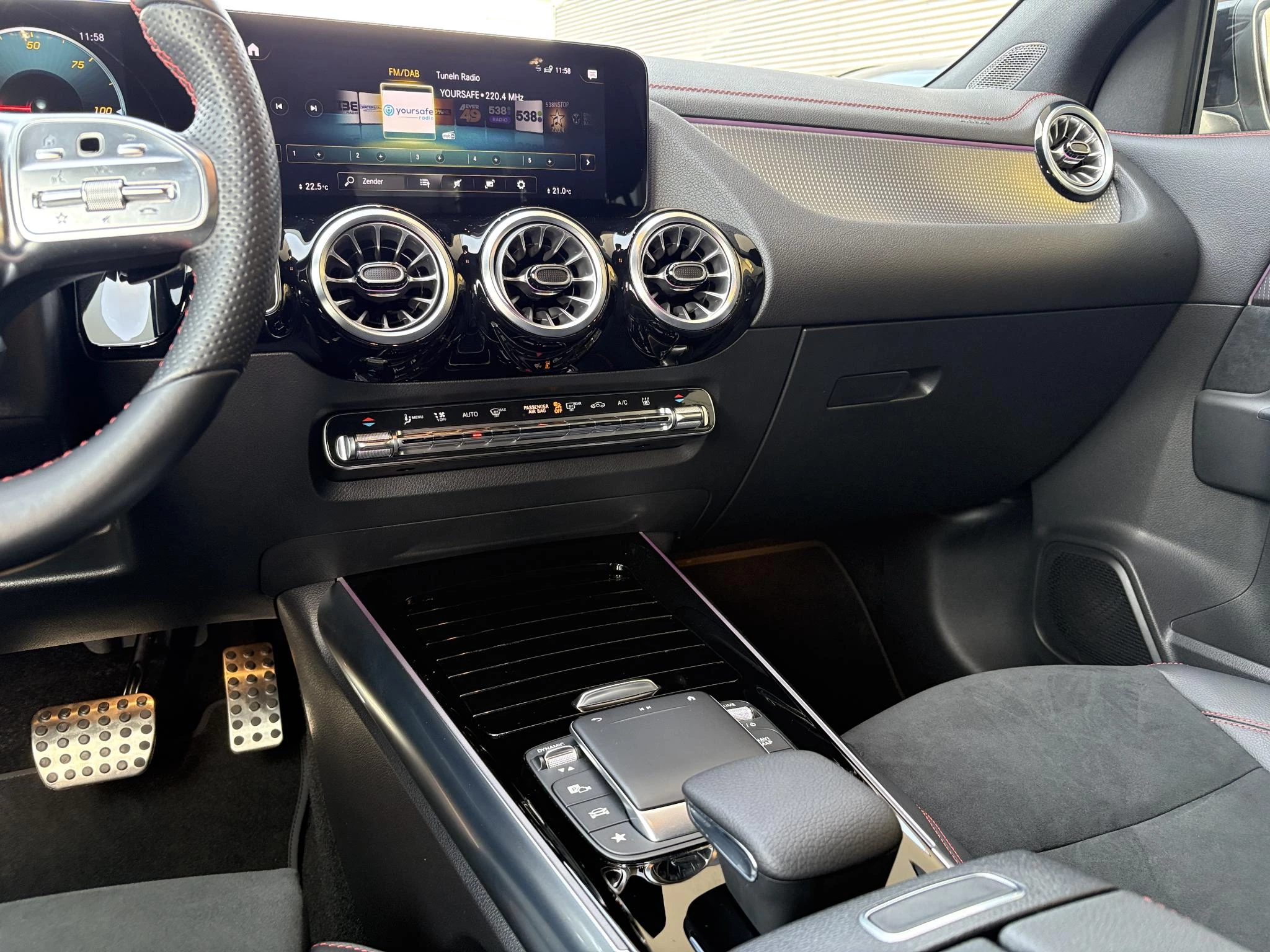 Hoofdafbeelding Mercedes-Benz EQA