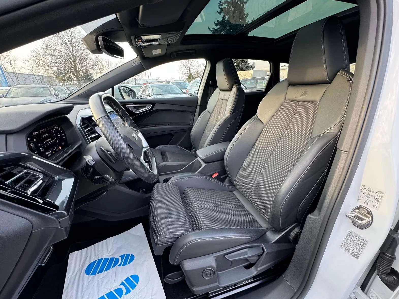 Hoofdafbeelding Audi Q4 e-tron