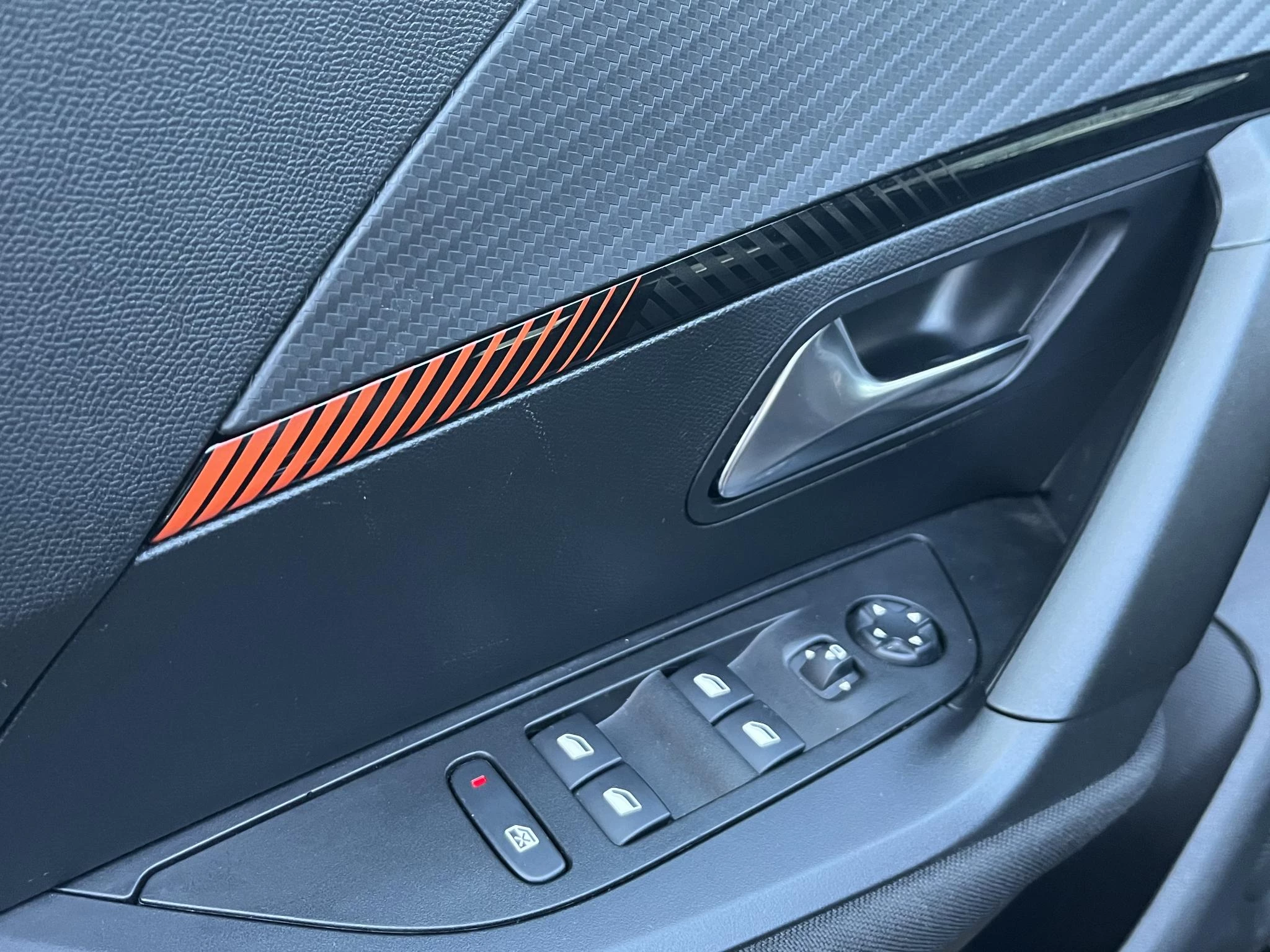 Hoofdafbeelding Peugeot e-2008