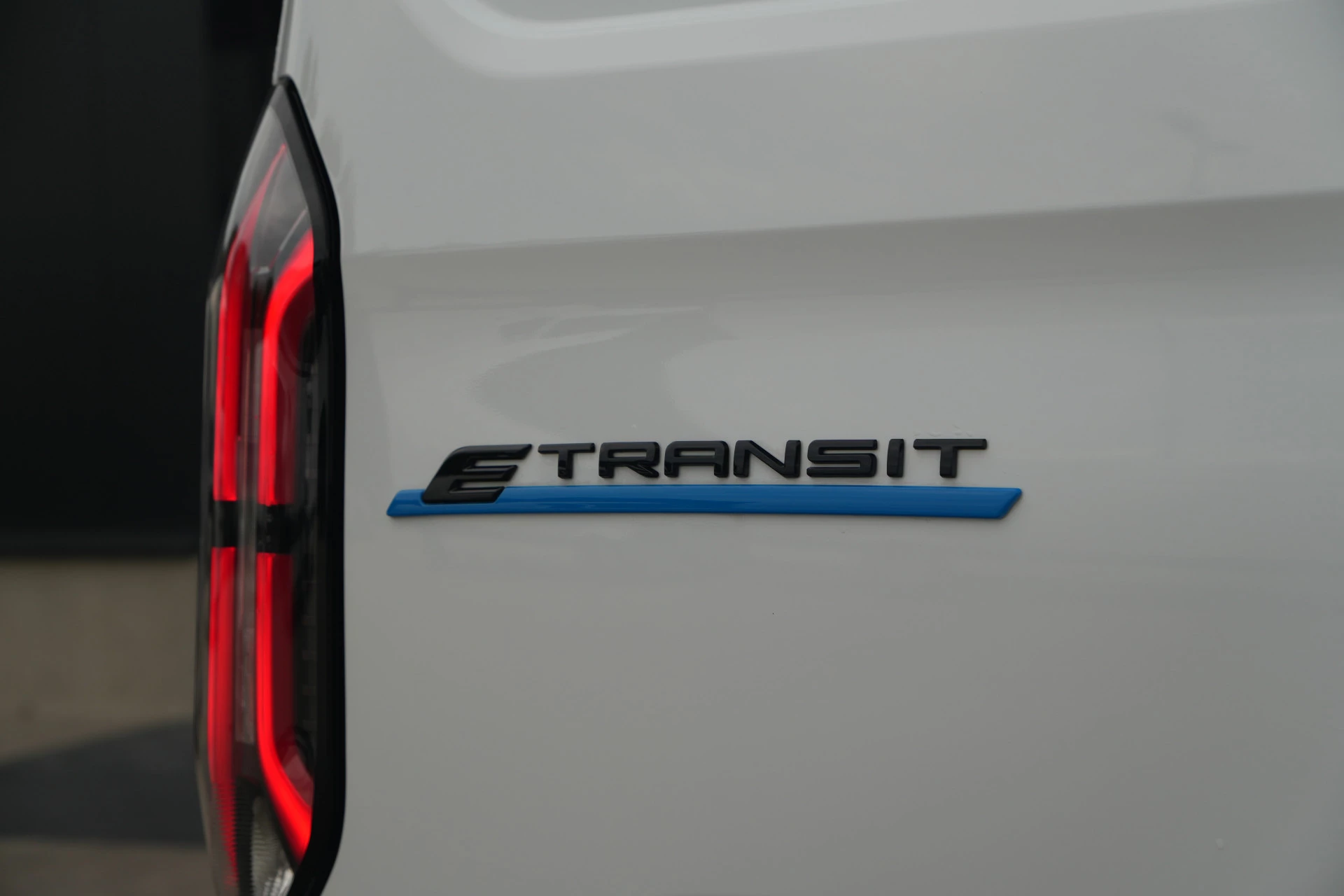 Hoofdafbeelding Ford E-Transit Custom