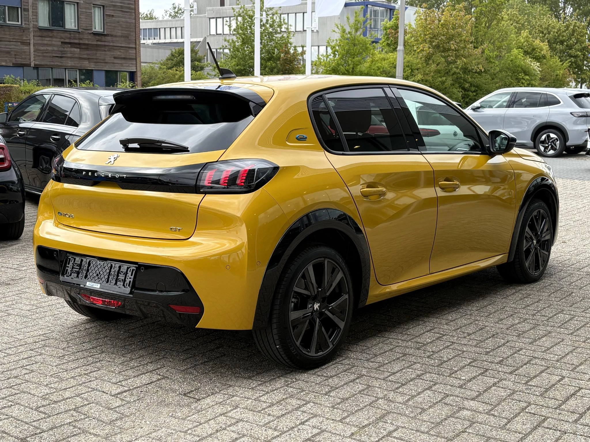 Hoofdafbeelding Peugeot e-208