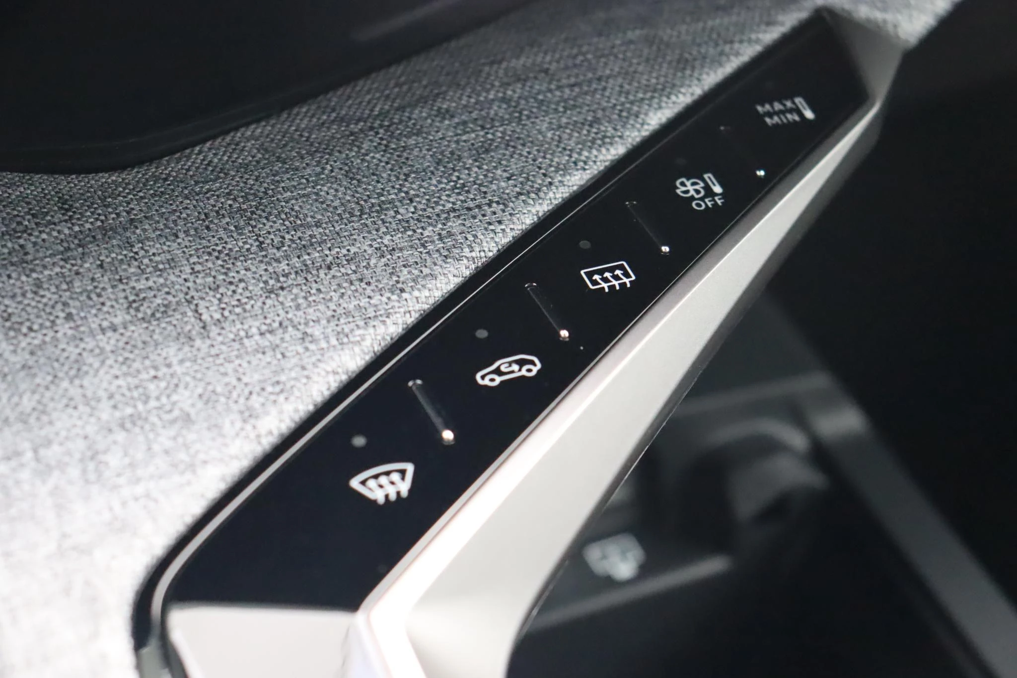 Hoofdafbeelding Peugeot e-3008