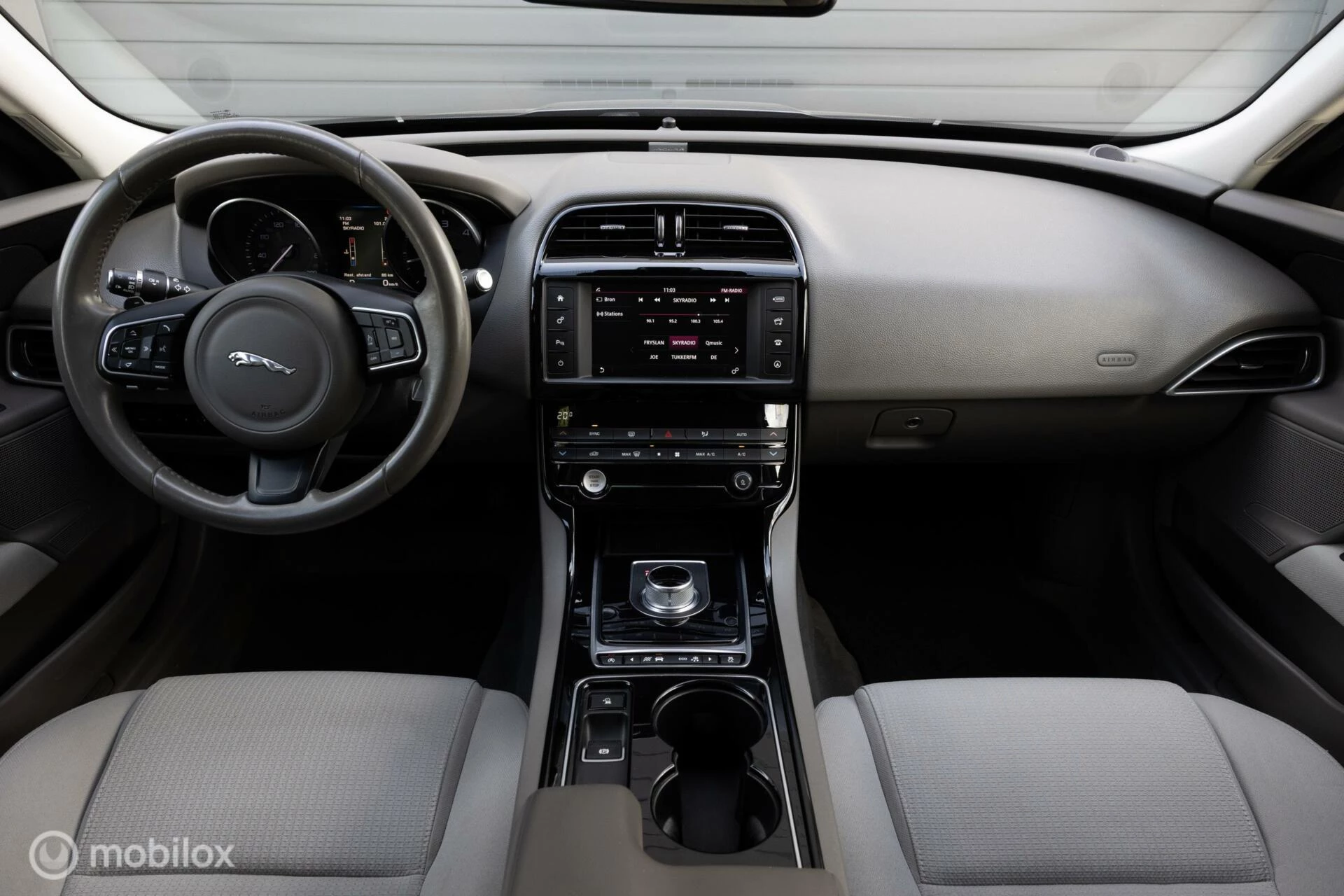 Hoofdafbeelding Jaguar XE
