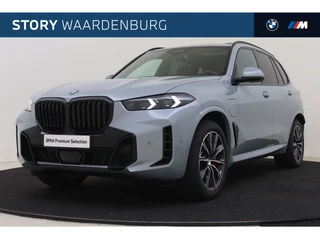 Hoofdafbeelding BMW X5 BMW X5 xDrive50e HIgh Executive M Sport Automaat / Panoramadak / Trekhaak / Soft-Close / Adaptief onderstel / Parking Assistant Professional / Comfort Access / Adaptieve LED / Harman Kardon