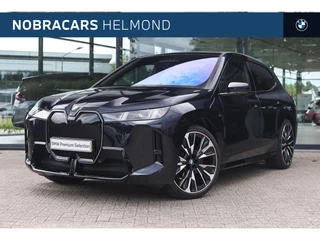 BMW iX xDrive45 M Sport / Panoramadak Sky Lounge / Trekhaak / Parking Assistant Professional / M Multifunctionele  Stoelen / Adaptieve LED / Comfort Access / Soft-Close