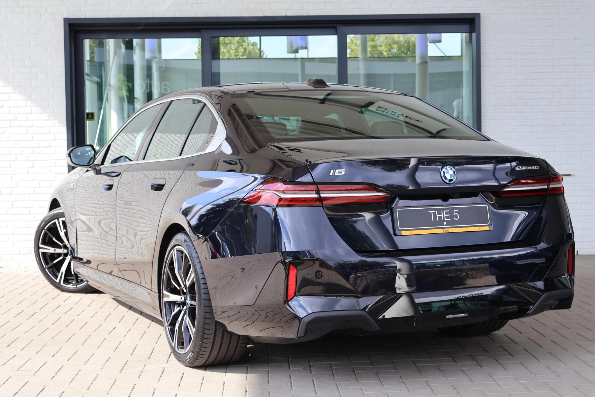 Hoofdafbeelding BMW i5