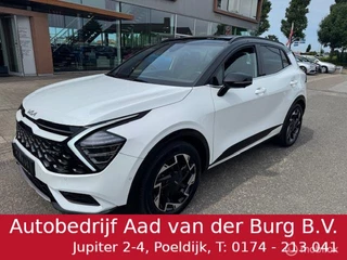 Kia Sportage 1.6 T PHEV 265pk  65 km Volledig elektr. rijden hierna Hybride aandrijving , 19 inch Velgen , Trekhaak ,  Priveglas, Stoel elektr. verstelbaar ,  Stoel & Stuur verwarming , Led koplampen , Auto komt in Nov 2023