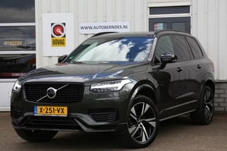 Volvo XC90 2.0 T8 456PK Long Range Recharge Plug-in AWD 7P R-Design*Facelift!*Perfect Volvo Onderh.*1ste Eig!*Incl. BTW*Pilot Ass./ACC/Camera/Dodehoek/Rijstrook/Stuurverw./Stoelverw./Apple Carplay-Android/Keyless Entry+Go/Elek. Klep/20 inch LM*