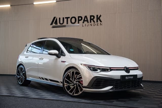 Hoofdafbeelding Volkswagen Golf Volkswagen Golf 2.0 TSI GTI CLUBSPORT PANO/H&K/LEDER/HUD/MEMORY/IQLIGHTS/BLINDSPOT/SFEERVERLICHTING/NURBURGRING/BOMVOL!