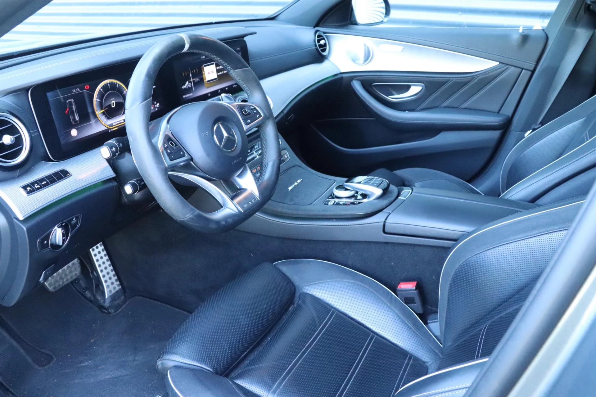 Hoofdafbeelding Mercedes-Benz E-Klasse