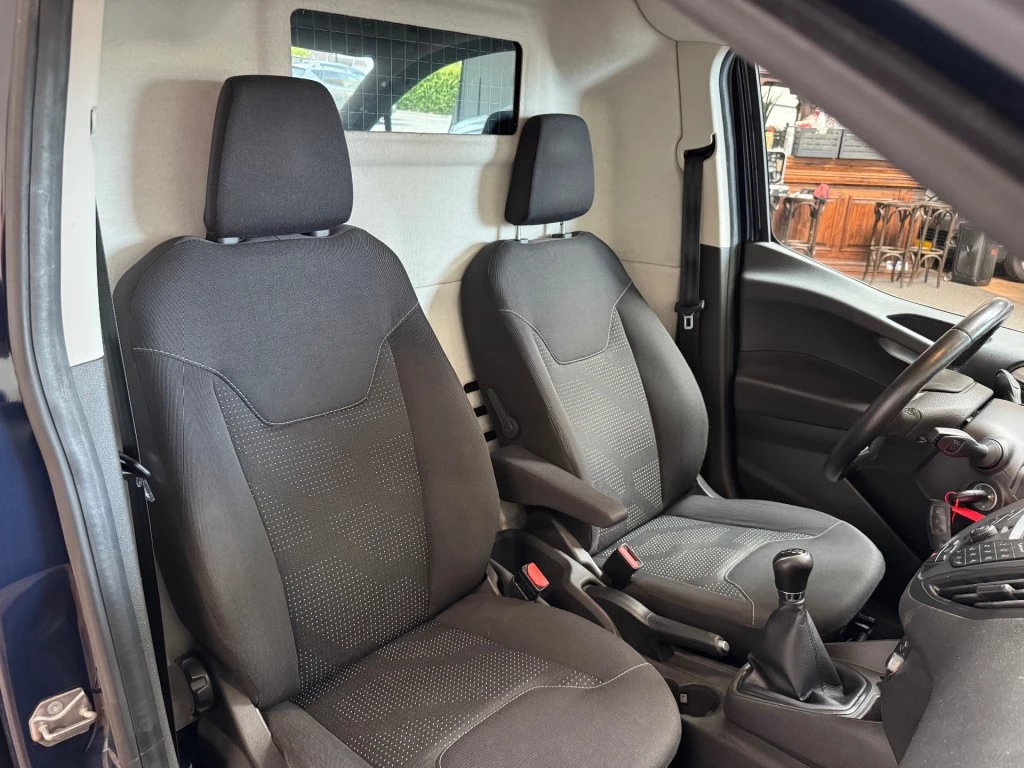 Hoofdafbeelding Ford Transit Courier