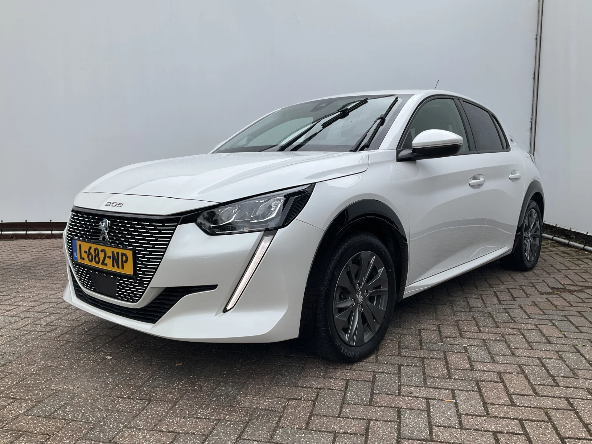Hoofdafbeelding Peugeot e-208