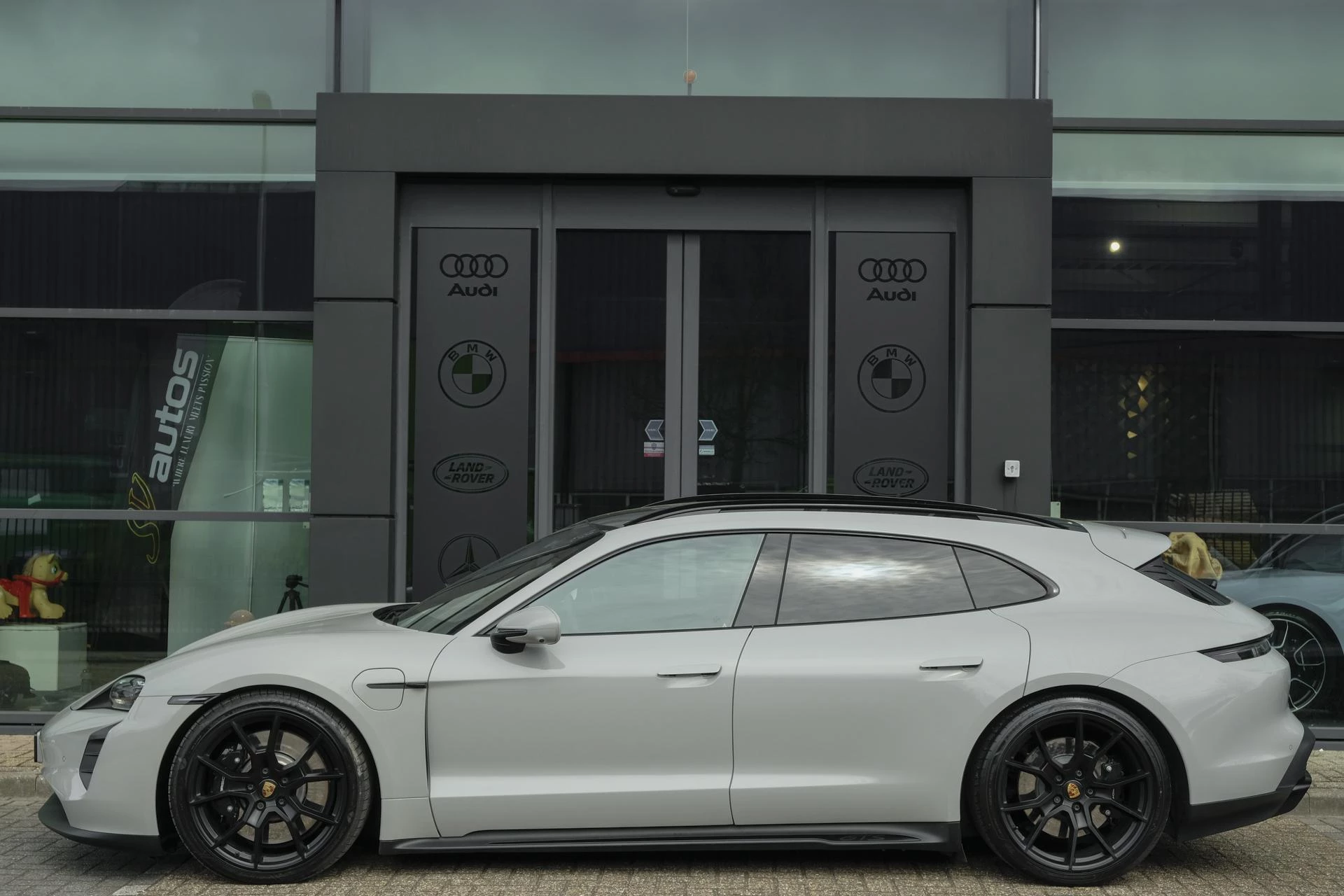 Hoofdafbeelding Porsche Taycan